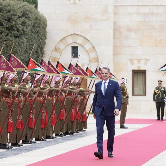 Από τον Περσικό στον πόλεμο της ΚΟ ο Κυριάκος, Η αδελφή ψυχή του Βενιζέλου, Η Άννα βάζει κανόνες