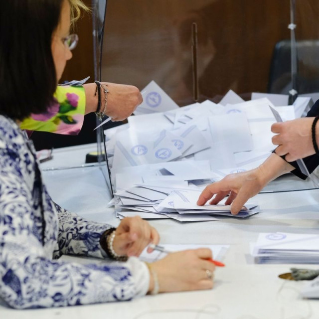Δημοσκόπηση MRB: Προβάδισμα ΝΔ με 14,3 μονάδες, τι κυβέρνηση θέλουν μετά τις εκλογές