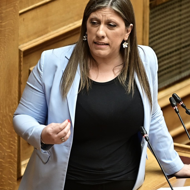 Άγρια κόντρα στη Βουλή Κωνσταντοπούλου - Μηταράκη: «Μάθετε ελληνικά» - «Τρώτε με χρυσά κουτάλια»