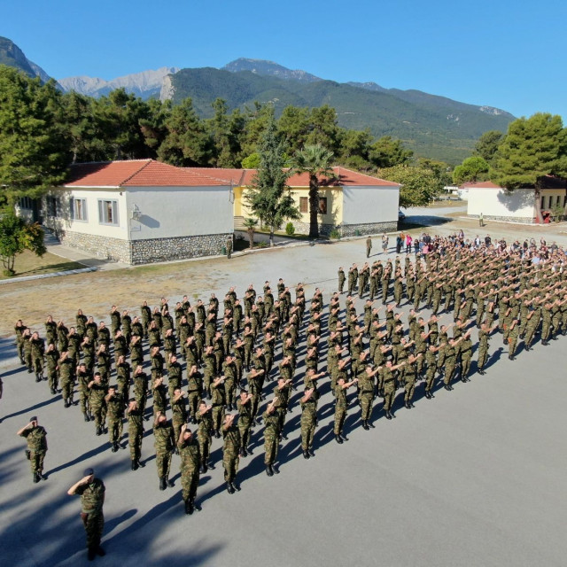 Στρατός Ξηράς: Πρόσκληση για κατάταξη στρατεύσιμων με την Β’ ΕΣΣΟ 2026