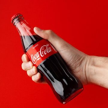 Σαν σήμερα το 1886: Η πρώτη Coca-Cola σερβίρεται σε φαρμακείο της Ατλάντα και γράφει ιστορία