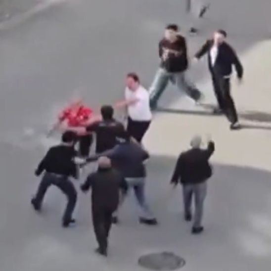 Τουρκία: Μάνα με παντόφλα χώρισε δύο ομάδες αγοριών μετά από άγρια συμπλοκή - Βίντεο