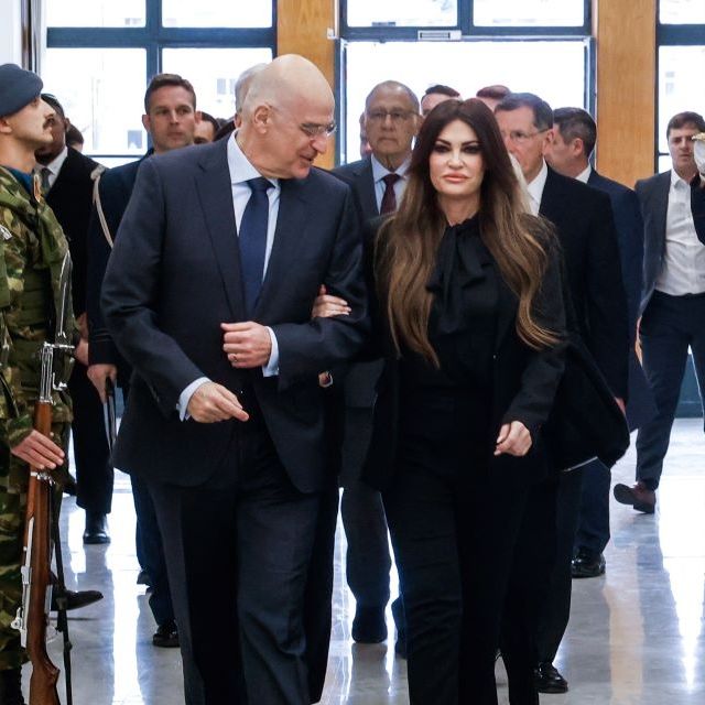 Γκιφλόιλ: Ποστάρει Δένδια να λέει ότι η Ελλάδα παίρνει F-35 μαζί με F-16 Viper και Rafale