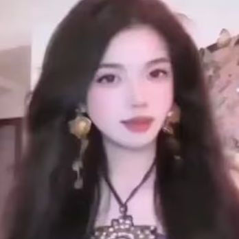 «Νεαρή σαγηνευτική» Κινέζα livestreamer αποκαλύφθηκε όταν απενεργοποιήθηκε το φίλτρο νεότητας