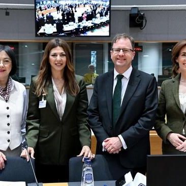 Ζαχαράκη: Αυστηρό πλαίσιο ηθικής και δεοντολογίας για την Τεχνητή Νοημοσύνη στα σχολεία
