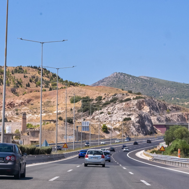 Απαγόρευση στην κυκλοφορία φορτηγών στη διώρυγα της Κορίνθου από την Τετάρτη