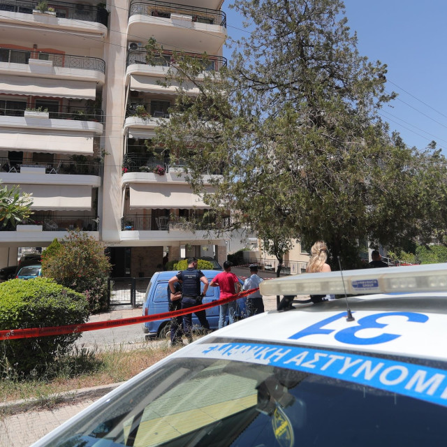 Τραγωδία στην Ηλιούπολη: Μεταφέρεται στο ΚΑΤ, είναι πολυτραυματίας η δεύτερη κοπέλα