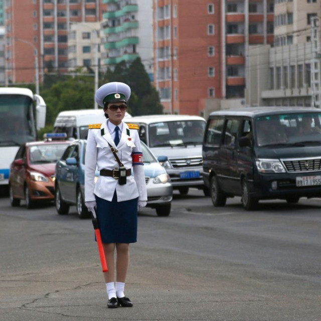 Ούτε η Βόρεια Κορέα δεν γλιτώνει από το κυκλοφοριακό - Απίστευτες εικόνες στους δρόμους