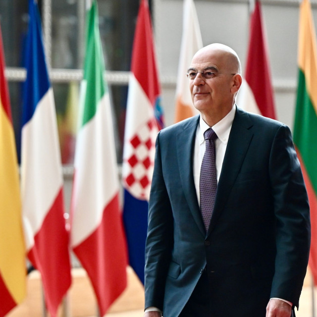 Μήνυμα Δένδια σε Κίεβο: «Μεγάλος κίνδυνος από το Ουκρανικό θαλάσσιο drone στην Ελλάδα»