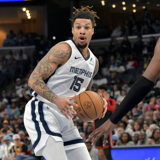 NBA: Πέθανε ξαφνικά ο Μπράντον Κλαρκ, επιθετικός των Γκρίζλις, σε ηλικία 29 ετών