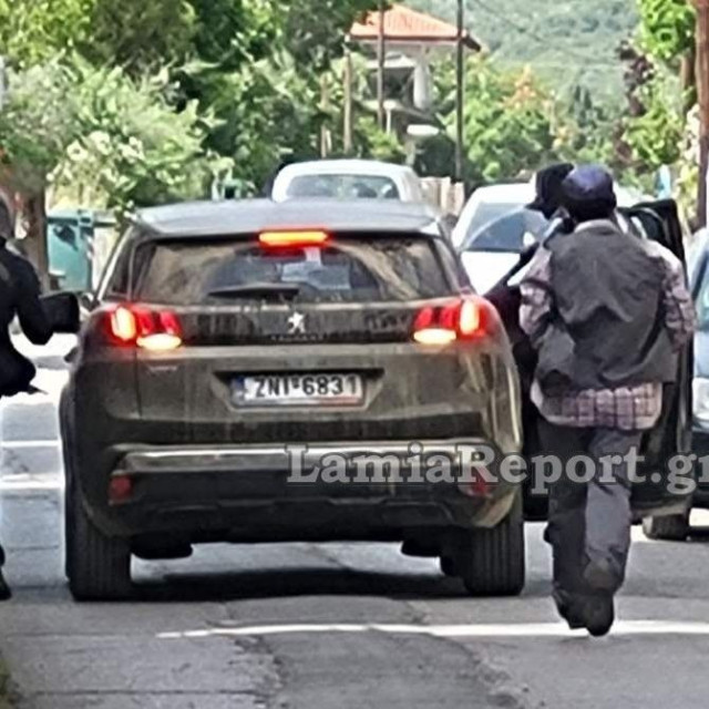 Οπλισμένοι σαν αστακοί οι ληστές της Τιθορέας - Είχαν στην κατοχή τους ημιαυτόματα, χειροβομβίδες