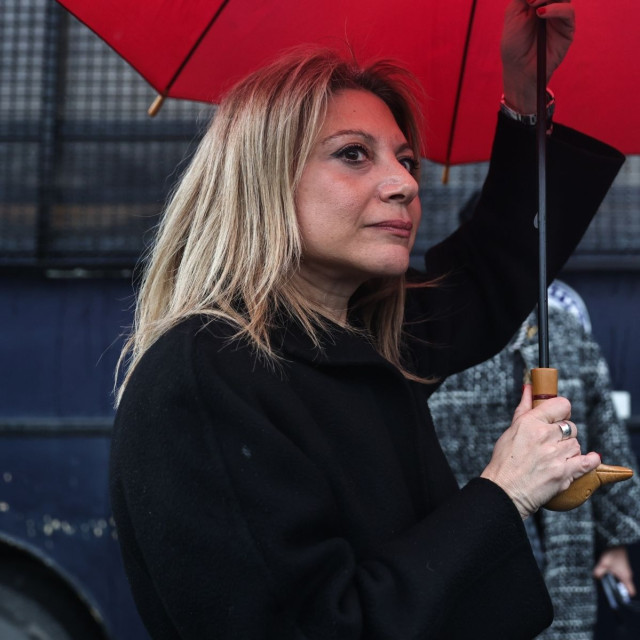 «Δεν αναπαράγουμε προσωπικές επιστολές για ψηφοθηρία»: Αντιδράσεις κατά Καρυστιανού για Ηλιούπολη