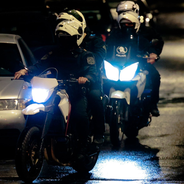 Χαλκίδα: Πήγε να πατήσει αστυνομικό μετά από καυγά για να ξεφύγει - Έρευνες για τον εντοπισμό του