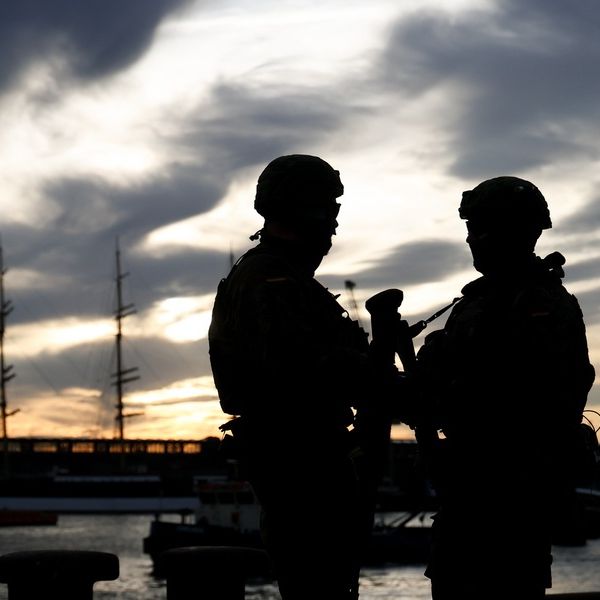 Ολλανδία: Γερμανοί νατοϊκοί στρατιώτες δέχθηκαν επίθεση - Οι μασκοφόροι φώναζαν «μισούμε το ΝΑΤΟ»