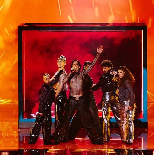 Eurovision 2026: Ποιος είναι ο Δανός εκπρόσωπος που αποθεώθηκε στον Β’ ημιτελικό