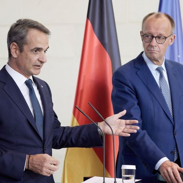 Μερτς σε Μητσοτάκη: «Συγχαρητήρια στον ελληνικό λαό – Η χώρα στέκεται πλέον στις δικές της δυνάμεις»
