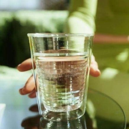 Τι να τρώτε με άδειο στομάχι για να αυξήσετε τη μυϊκή μάζα, σύμφωνα με τους ειδικούς
