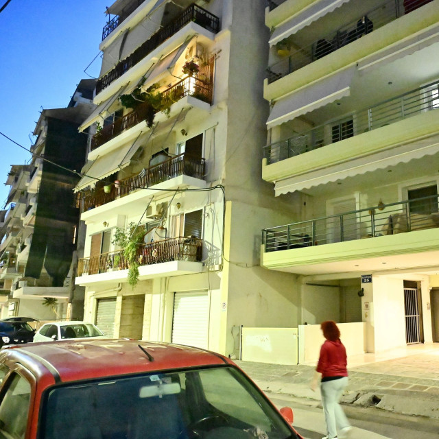 Τραγωδία στον Πειραιά: Κοπέλα έπεσε από τον 7ο όροφο πολυκατοικίας στην Καλλίπολη