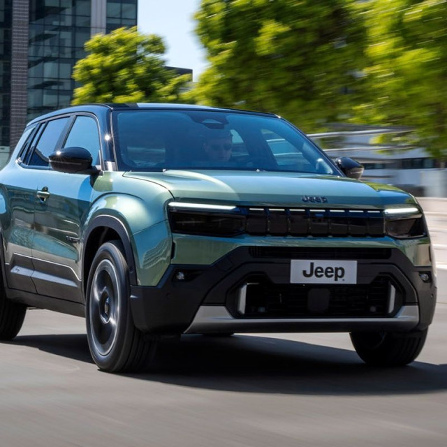Jeep Avenger: Ανανεωμένο design, υβριδική τεχνολογία και τετρακίνηση