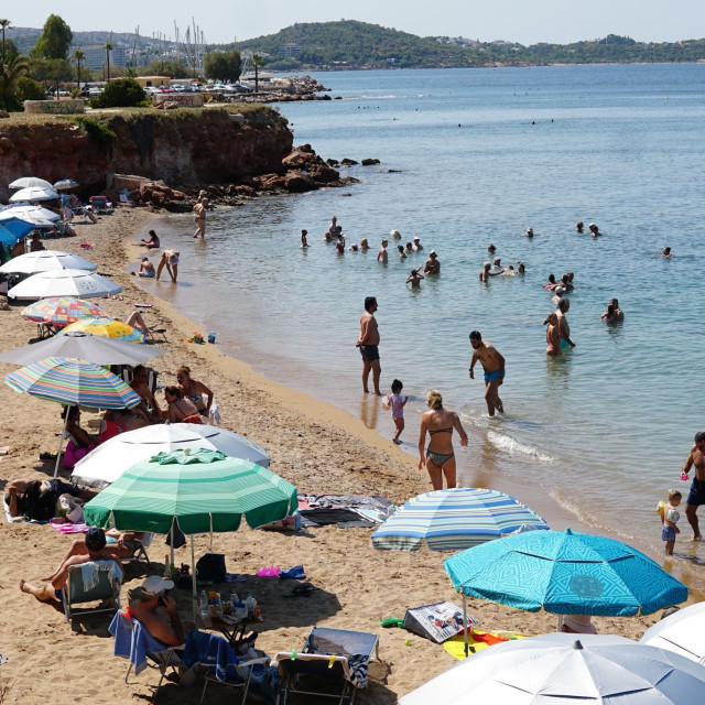 Γαλάζια σημαία 2026: Αυτές είναι οι παραλίες της Αττικής που βραβεύτηκαν φέτος