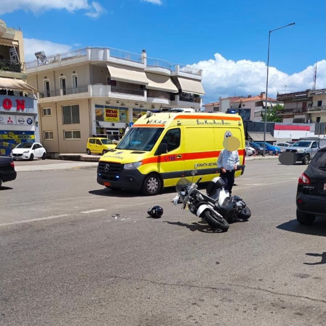 Αγρίνιο: Σοβαρό τροχαίο στην Εθνική Οδό - Ι.Χ. συγκρούστηκε με μηχανάκι