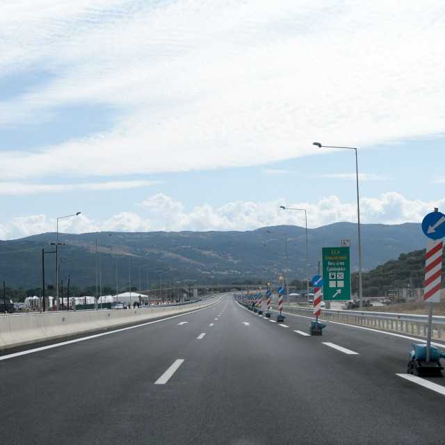 Άρτα: Εξετράπη τροχόσπιτο στην Ιόνια οδό - Τέσσερις τραυματίες