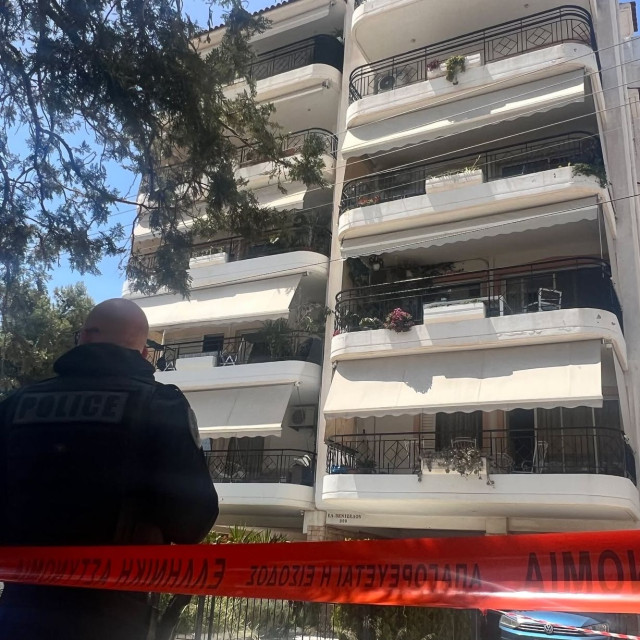 Συγκλονιστικό μήνυμα ιερέα: Πόσα παιδιά χαμογελούν στα στόρι και πεθαίνουν σιωπηλά μέσα τους