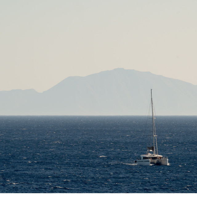 Προσάραξη ιστιοφόρου σκάφους στη Μακρόνησο
