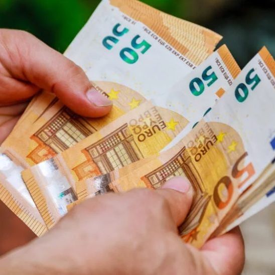 Είναι επίσημο: Η Ευρωπαϊκή Ένωση θα απαγορεύσει τις πληρωμές με μετρητά πάνω από αυτό το ποσό