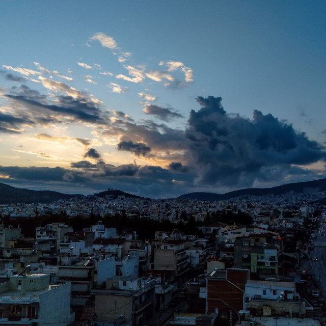 Καιρός: Με άστατο καιρό η εβδομάδα – Πότε και πού θα σημειωθούν βροχές και καταιγίδες