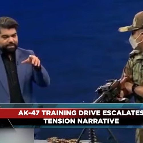 «Μαθήματα» live στην ιρανική τηλεόραση - Πώς να ρίχνετε με όπλο AK-47