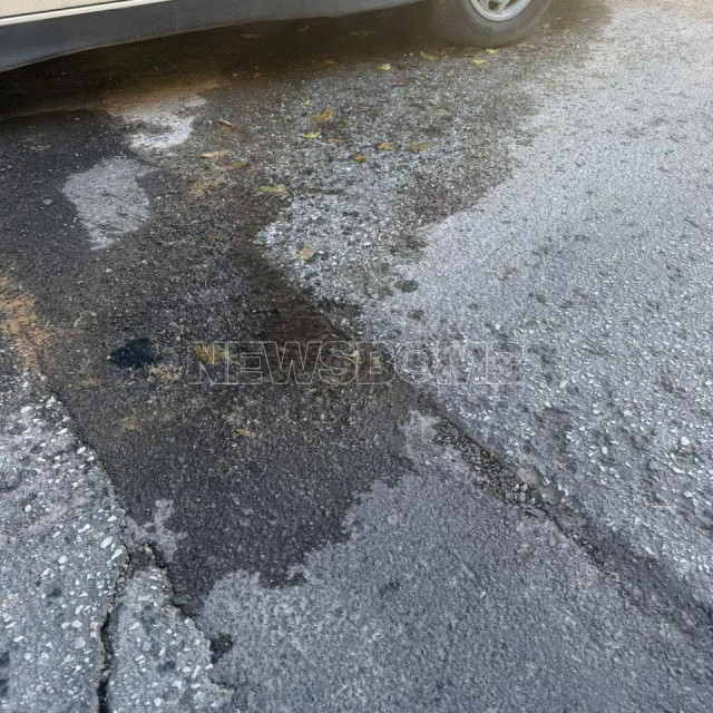 Πολύμηνη διαρροή νερού στα Άνω Πετράλωνα: Κάτοικοι και επαγγελματίες φοβούνται καθίζηση