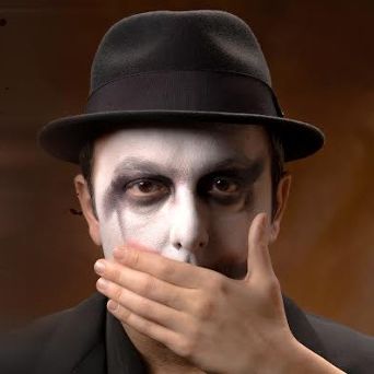 Απόστολος Μόσιος: Το «Σ' Αγαπώ Κάνε Κάτι» επιστρέφει 15 χρόνια μετά με νέο ήχο