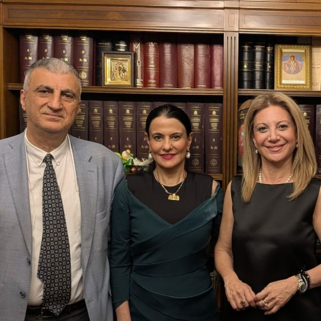 Κόμμα Καρυστιανού: Δεν μπορούμε να κάνουμε face control σε όσους φωτογραφίζονται μαζί της