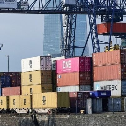 Προσωρινή συμφωνία ΕΕ- ΗΠΑ για μειώσεις των δασμών