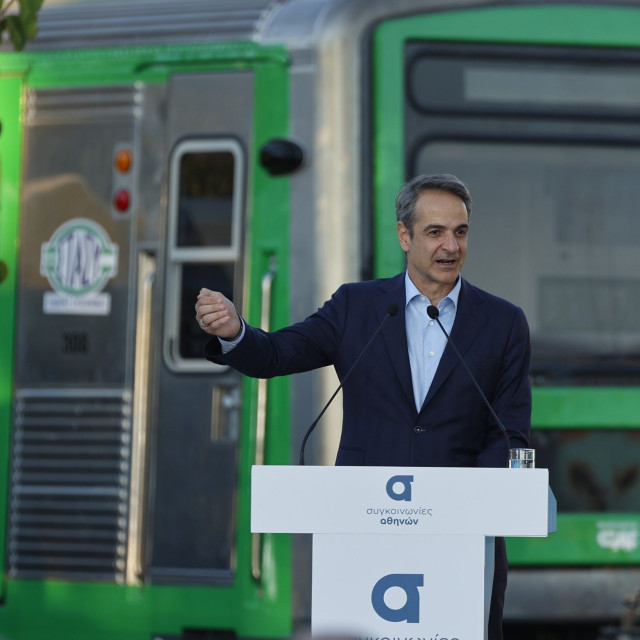 LIVE - Μητσοτάκης: Εντυπωσιακή η πρόοδος στις συγκοινωνίες της Αθήνας