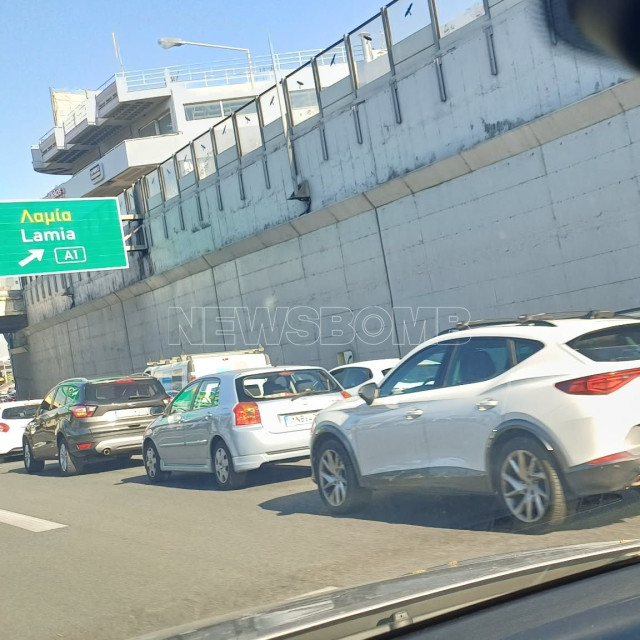 Κίνηση τώρα: Ταλαιπωρία στον Κηφισό, μποτιλιάρισμα στο κέντρο- Καθυστερησεις έως 30' στην Αττική Οδό