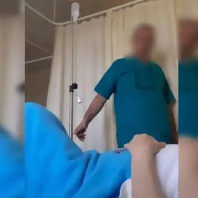 «Φακελάκι»: «Με ακολουθούσε στους διαδρόμους μέχρι να πω "ναι"» - Η καταγγελία του γιου της ασθενούς