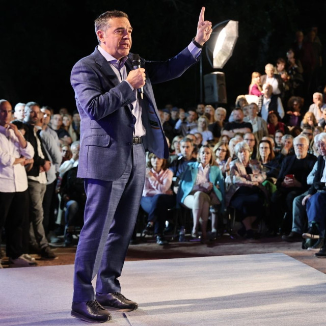 Ο Αλέξης Τσίπρας στα... μπλαουγκράνα: «Όλη η ομάδα προετοιμάζεται για τη μεγάλη ημέρα»