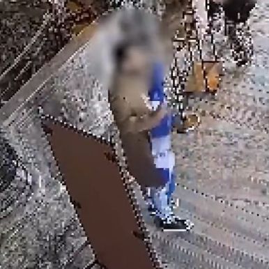 Αγία Σοφία: Ποινή φυλάκισης με αναστολή για τους Έλληνες που άνοιξαν ελληνική σημαία
