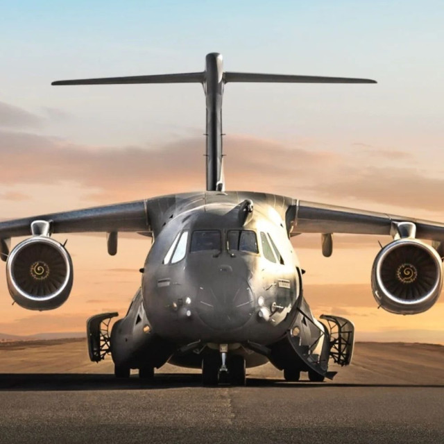 Στρατηγική συνεργασία ΕΑΒ – Embraer: Στόχος η τεχνική υποστήριξη του C-390 Millennium στην Ελλάδα