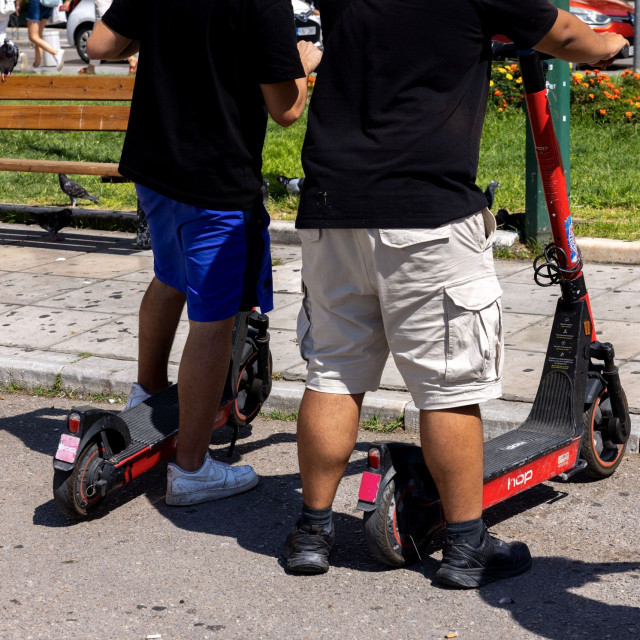 Με Kids Wallet η απαγόρευση χρήσης των ηλεκτρικών πατινιών σε ανήλικους: Η διαδικασία