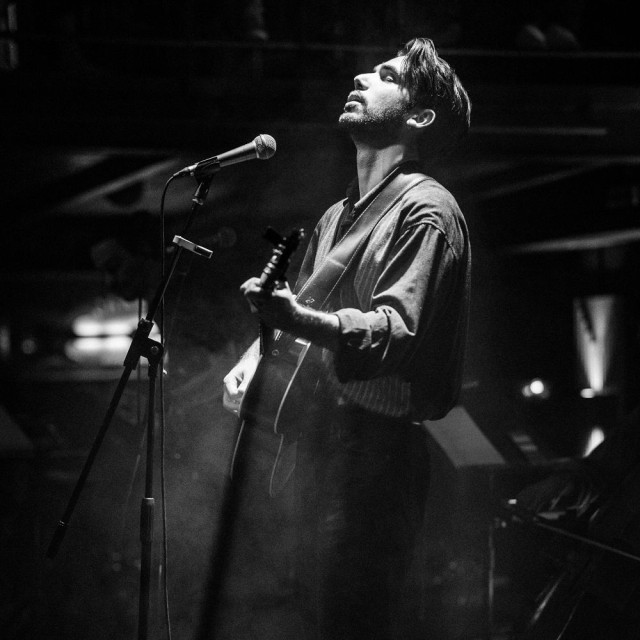 Ο Χρήστος Βέργος επιστρέφει με ένα album γεμάτο εσωτερικές διαδρομές - «Η μέρα που περίμενα»