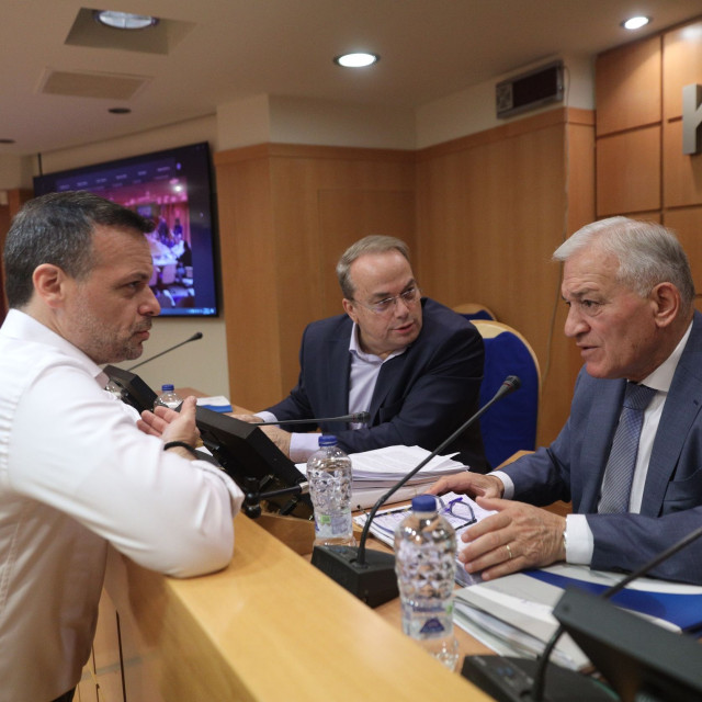 Δούκας στον πρόεδρο της ΚΕΔΕ: «Φτιάχνουμε νόμο για να μην βγω εγώ δήμαρχος;»