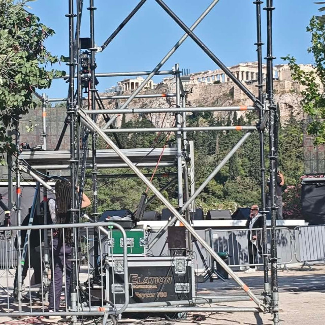 Αντίστροφη μέτρηση για το νέο κόμμα Τσίπρα - Οι πρώτες εικόνες από το Θησείο