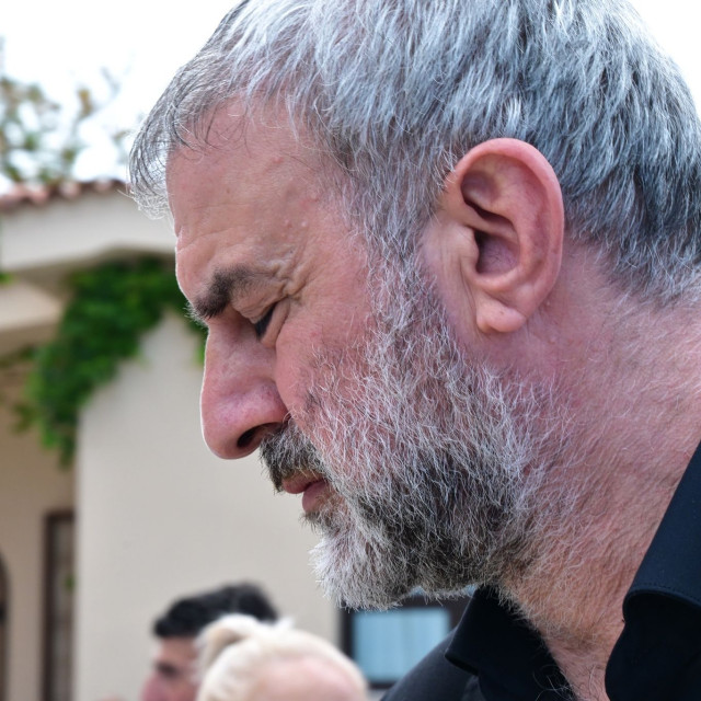 Ο Τραϊανός Δέλλας στον σπαρακτικό επικήδειό του για την Γωγώ Μαστροκώστα:«Ήθελα μόνο να σε φροντίζω»