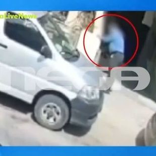 Ηράκλειο: Βίντεο «καίει» πρώην αντιδήμαρχο που συνθλίβει ζωντανό γατάκι χτυπώντας το με δύναμη