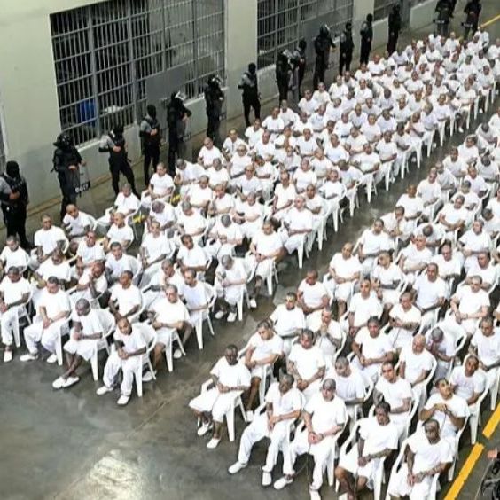 Μέσα στην πιο θανατηφόρα φυλακή του κόσμου: Ο λόγος που δεν σβήνουν ποτέ τα φώτα