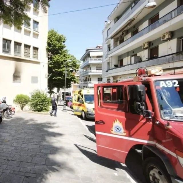 Ιωάννινα: Στο νοσοκομείο τέσσερις αστυνομικοί μετά από φωτιά στο Μεταγωγών