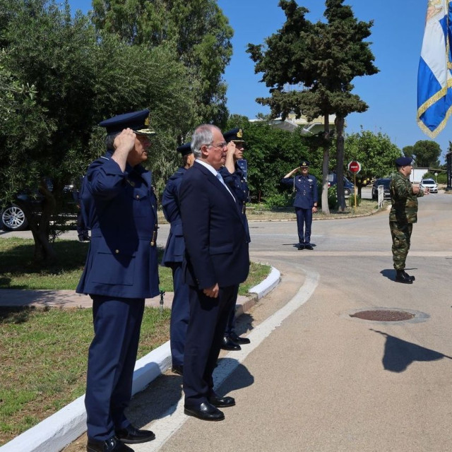 «Η άμυνα της χώρας είναι σε καλά χέρια»: Το μήνυμα Τασούλα στους αξιωματικούς της 115 ΠΜ